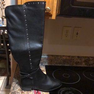Size 9.5 wide calf tall black boots never worn